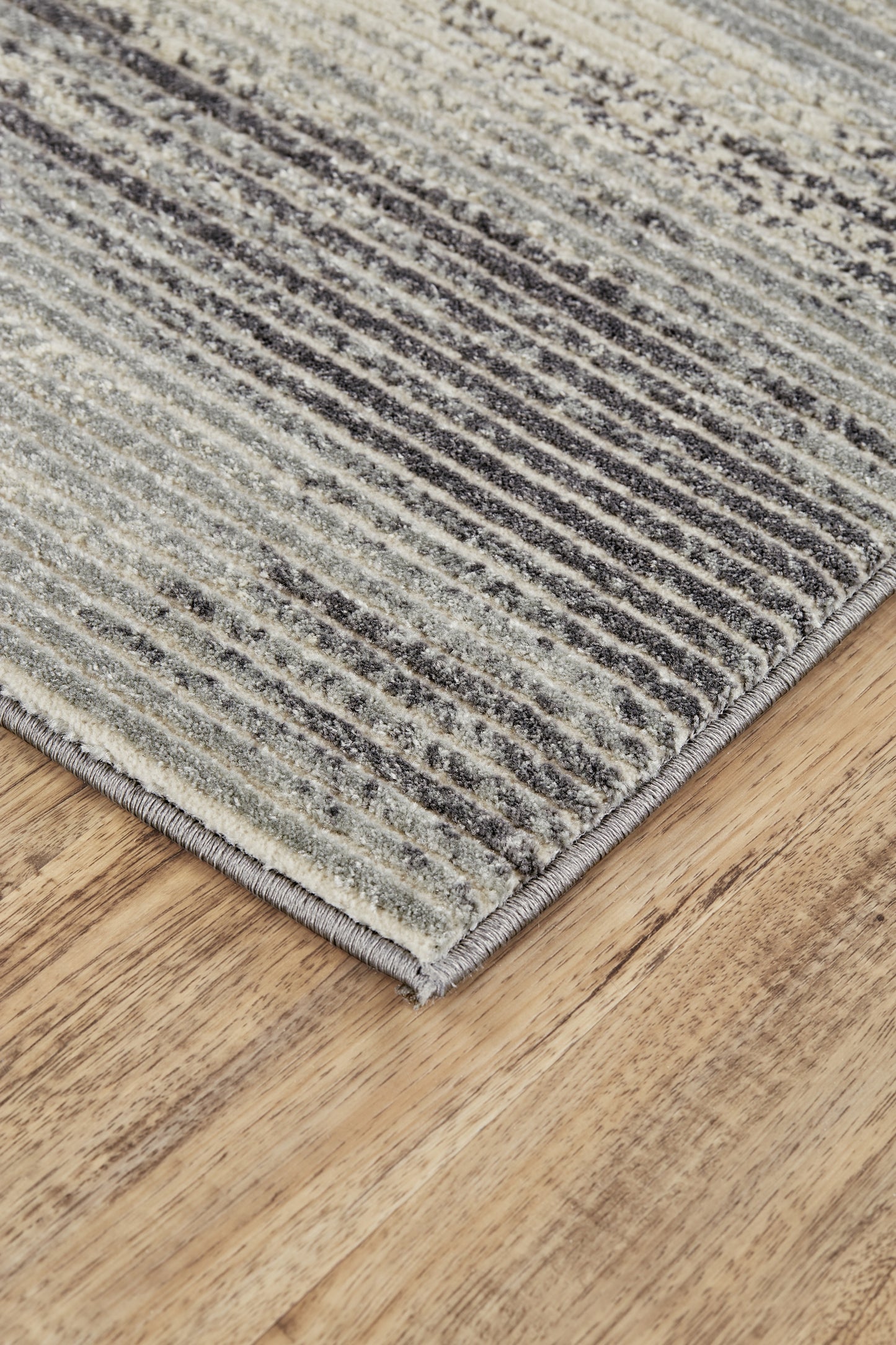 Akhari Gradient Textured Rug