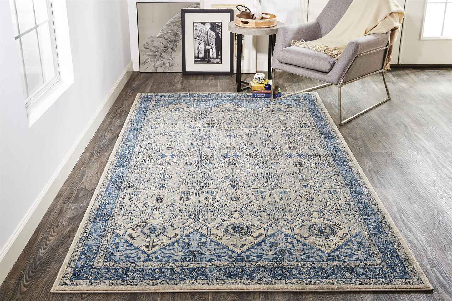 Ainsley Tribal Ornamental w/Border Rug