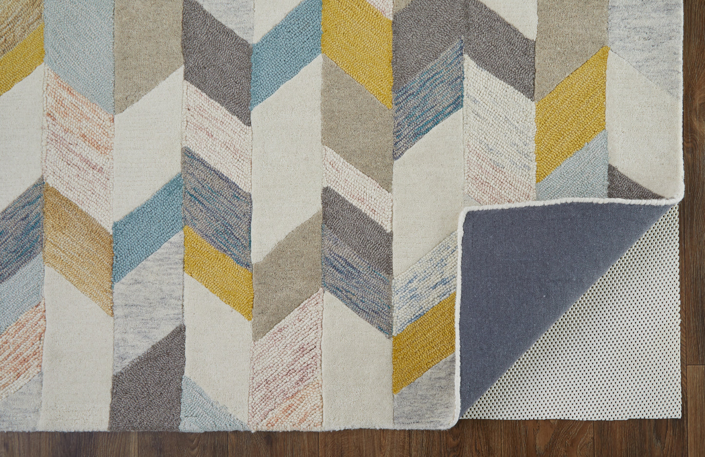 Arazad Graphic Chevron Tufted Rug