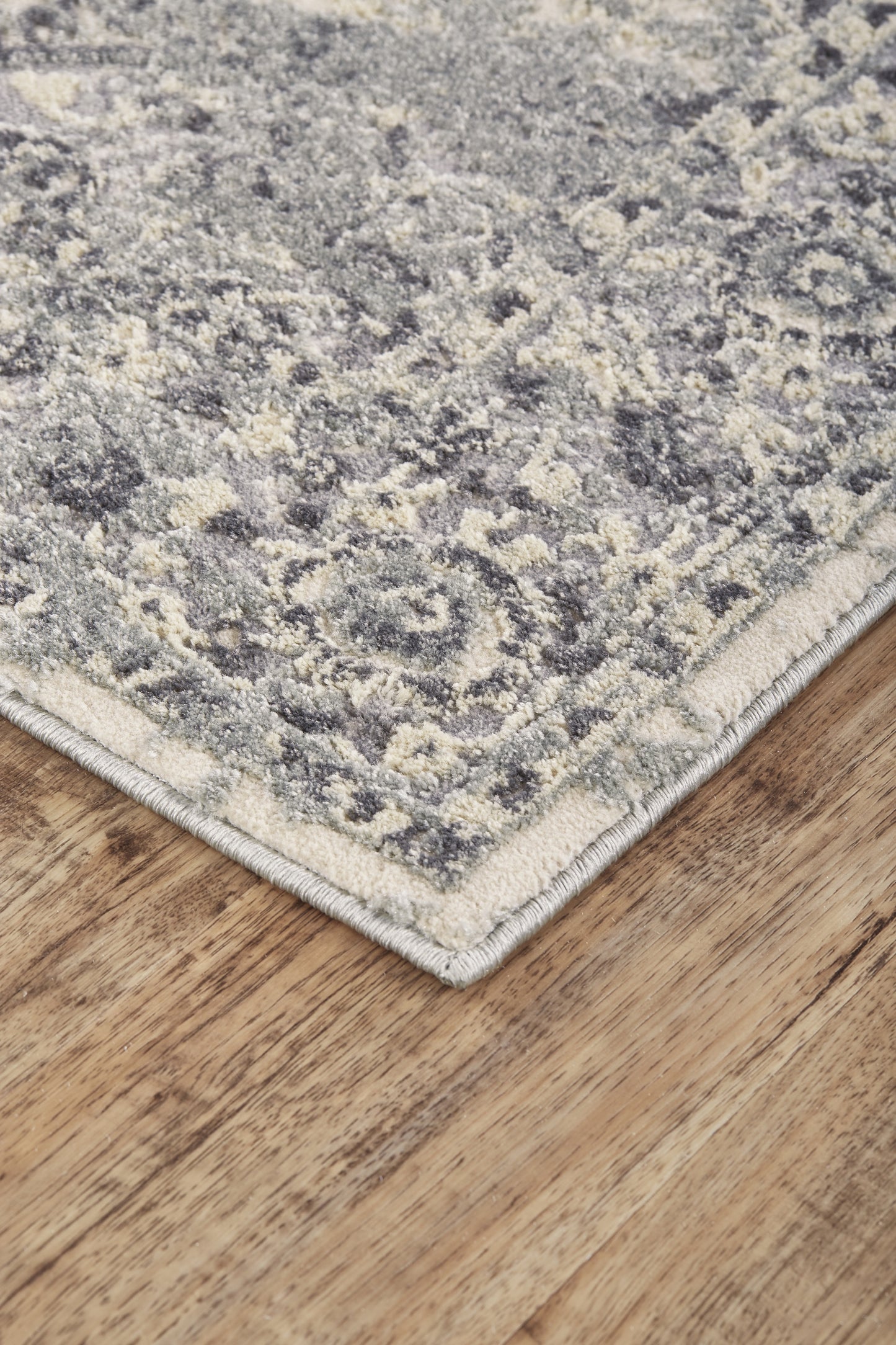 Akhari Distressed Medallion Rug