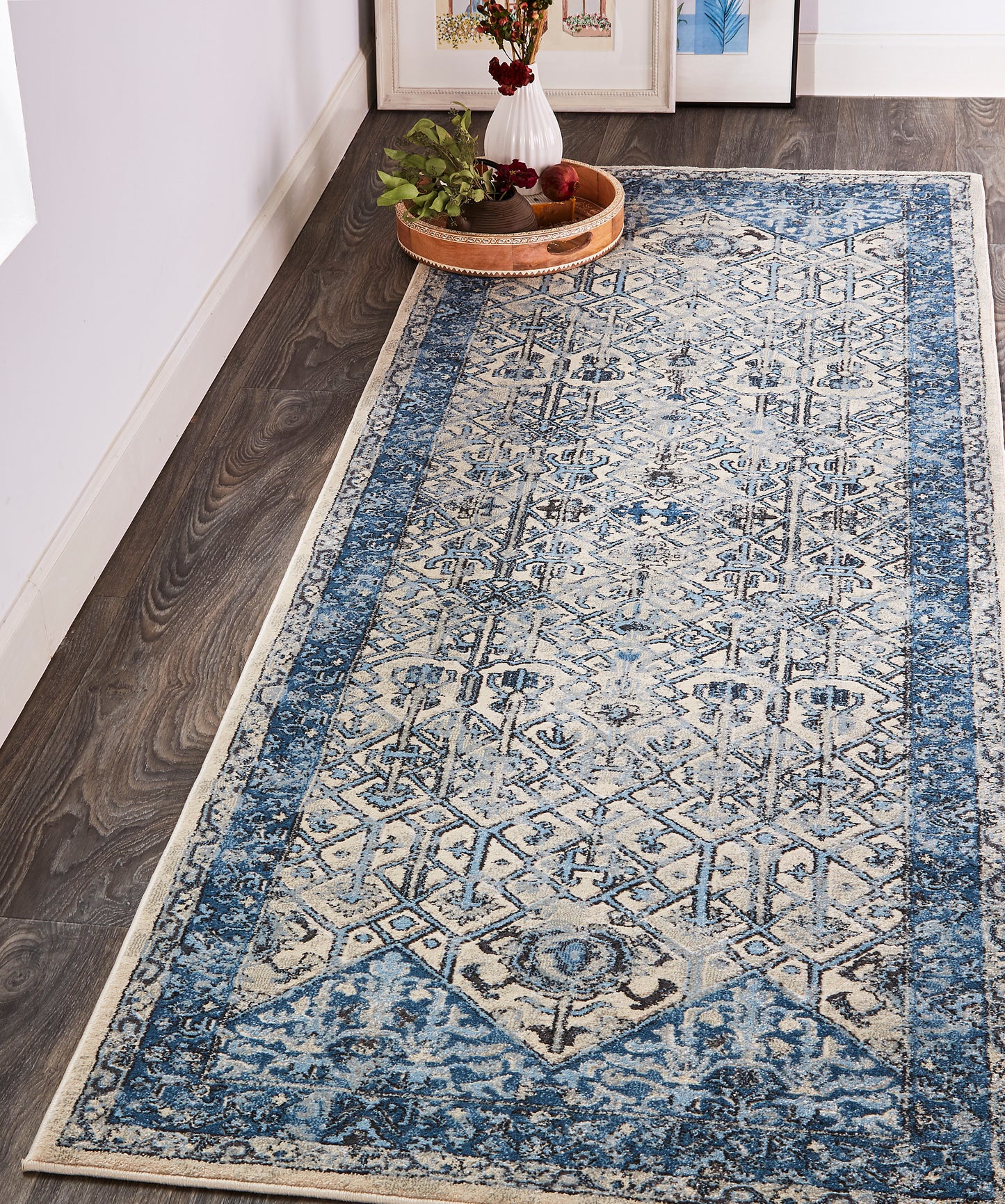 Ainsley Tribal Ornamental w/Border Rug